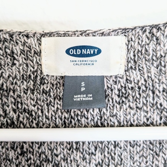Old Navy Knit Sweater - Picture 3 of 4
